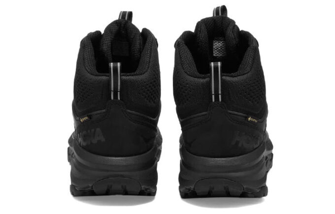 Challenger Mid Gore-tex «Triple Black»