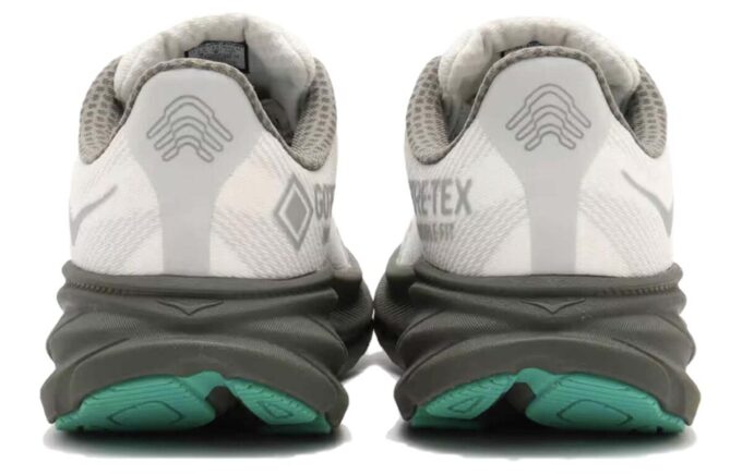 Clifton 9 GORE-TEX «Stealth Tech»