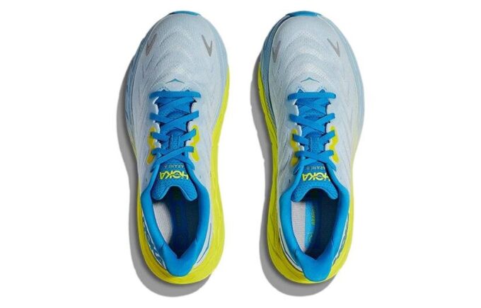HOKA Arahi 6 «Isvann»