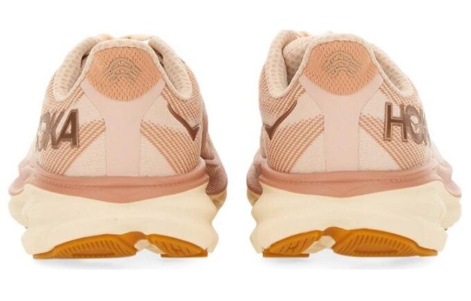 (WMNS) Clifton 9 ‘Sandsteinskrem’